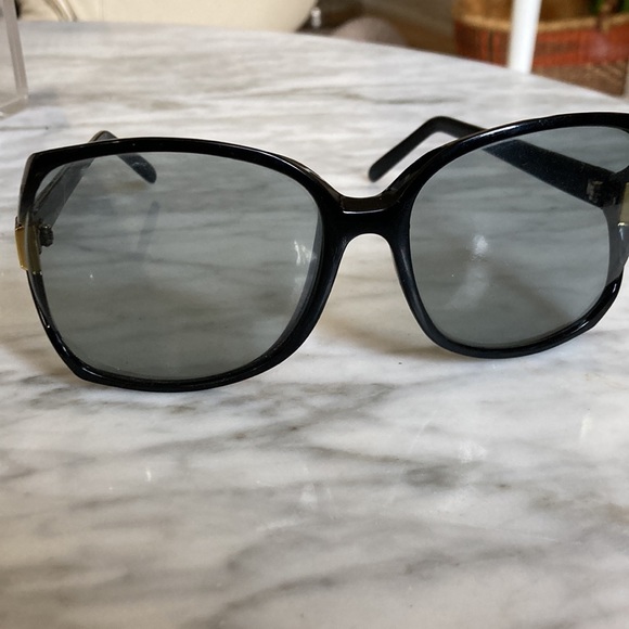 Vintage Polarized Sunglasses - Picture 6 of 6